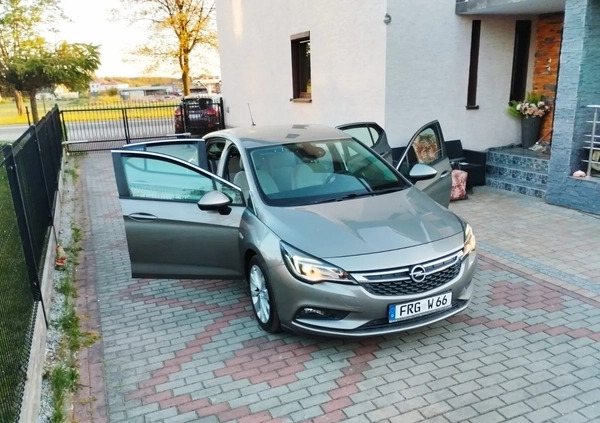 Opel Astra cena 37900 przebieg: 148000, rok produkcji 2016 z Lubliniec małe 379